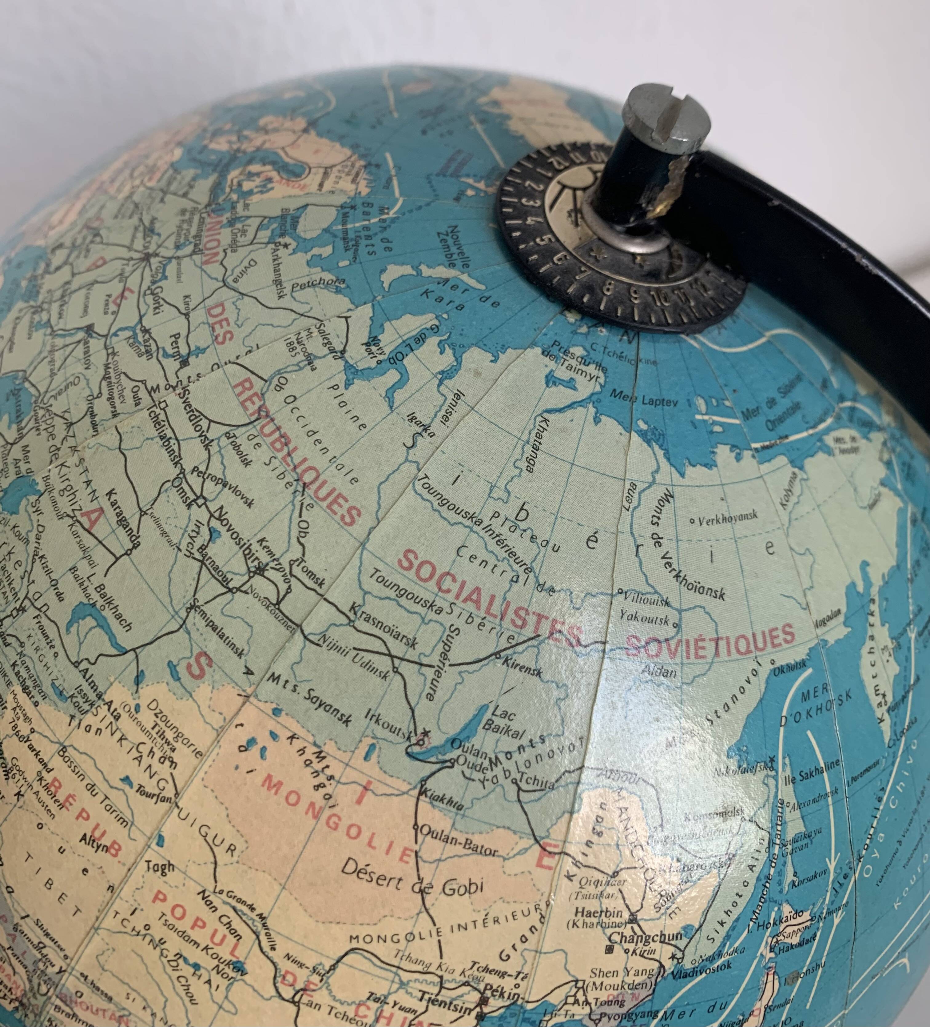Globe vintage 1978 terrestre mappemonde Taride tripode - 28 cm