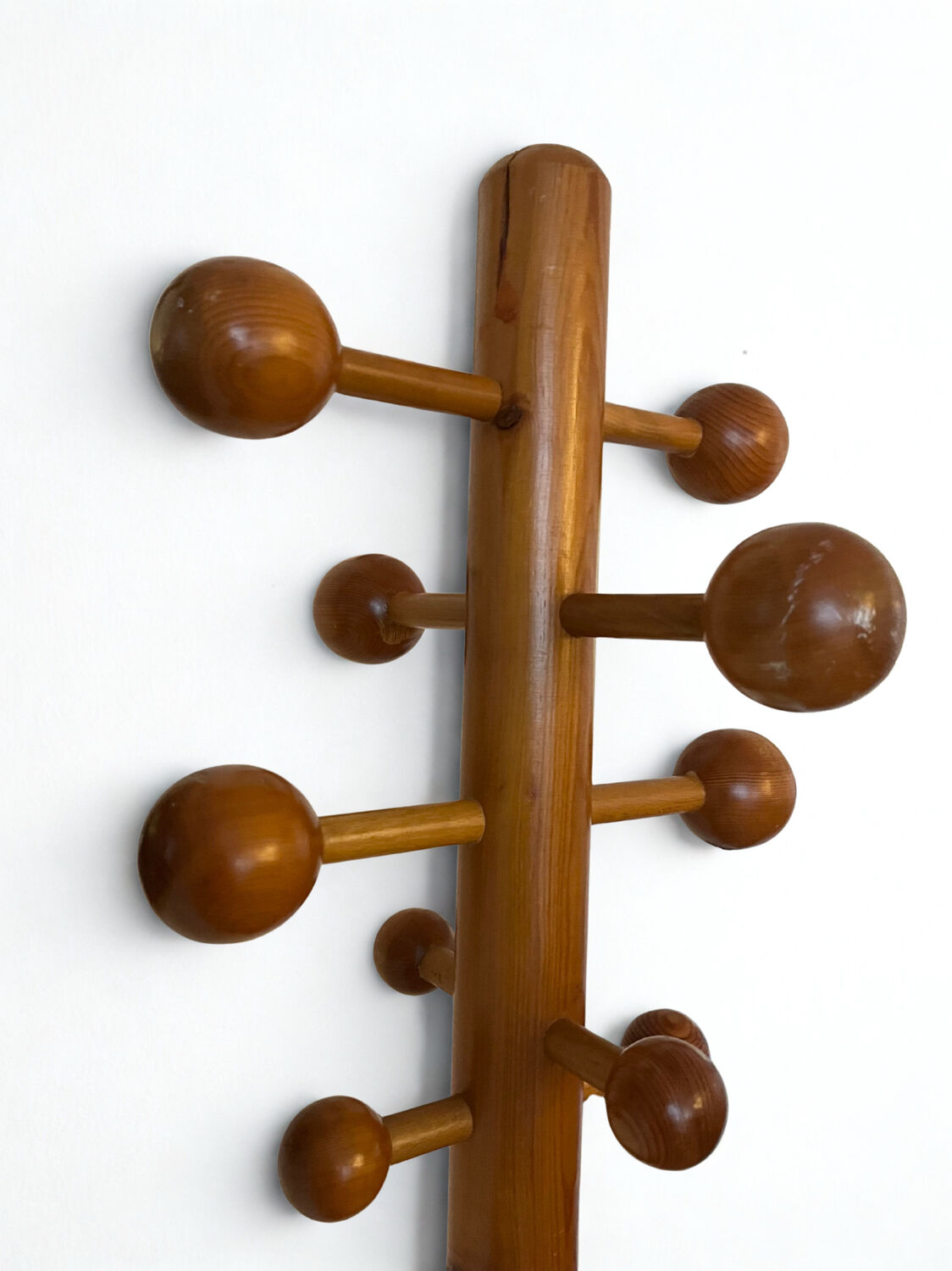 Pine coat rack with 10 hooks, 1970s.