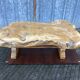 Table basse brutaliste en orme massif de fabrication artisanale
