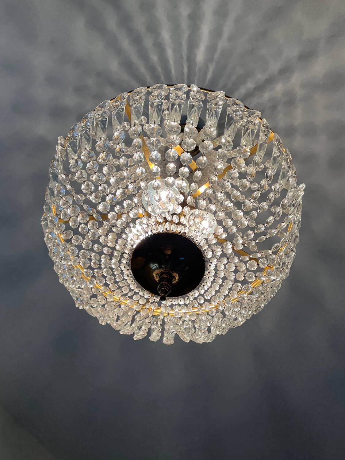 Lustre Montgolfière en laiton à pampilles