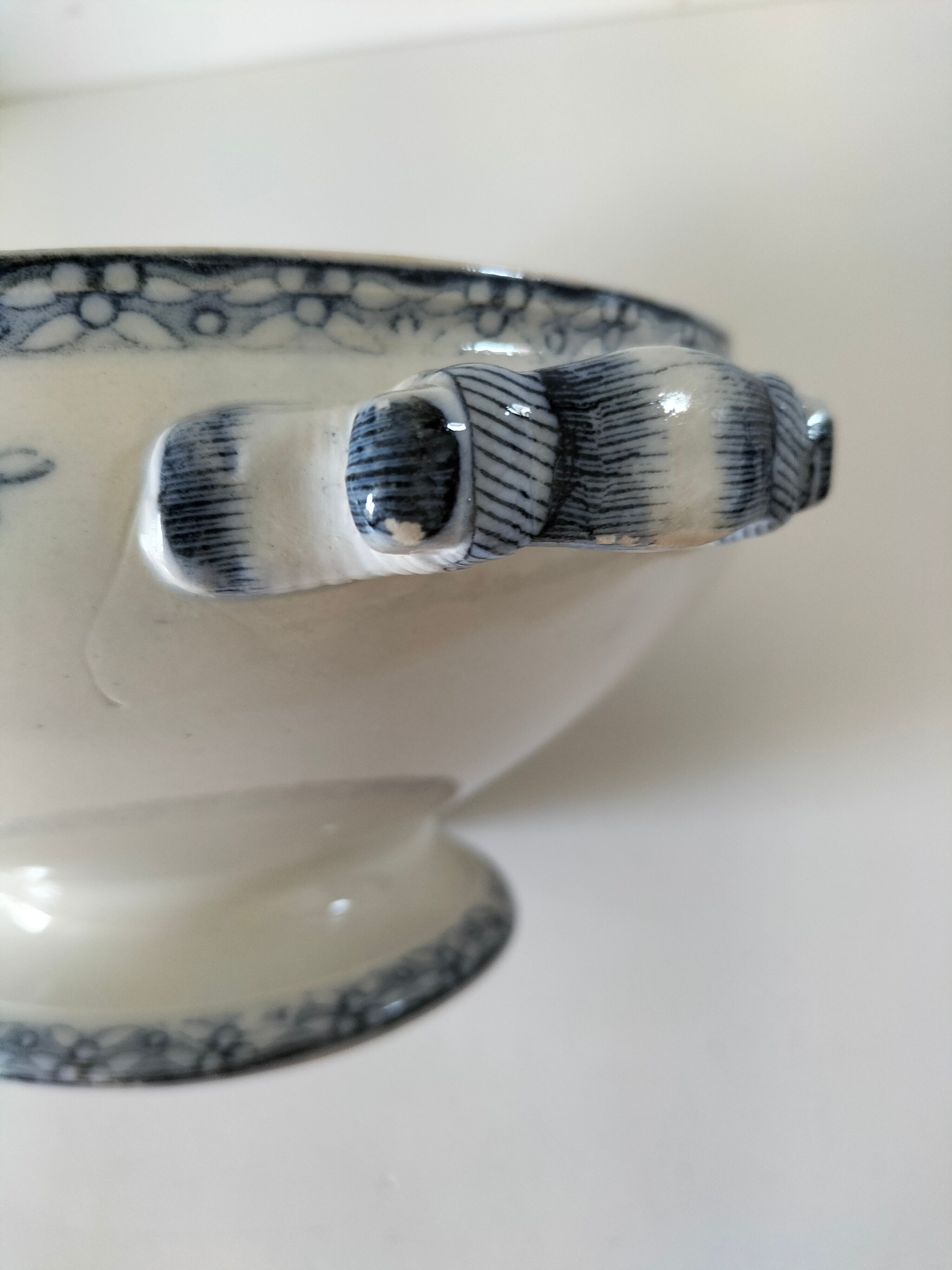 Vegetable dish U&C Sarreguemines with handles, Royat model in blue decoration.