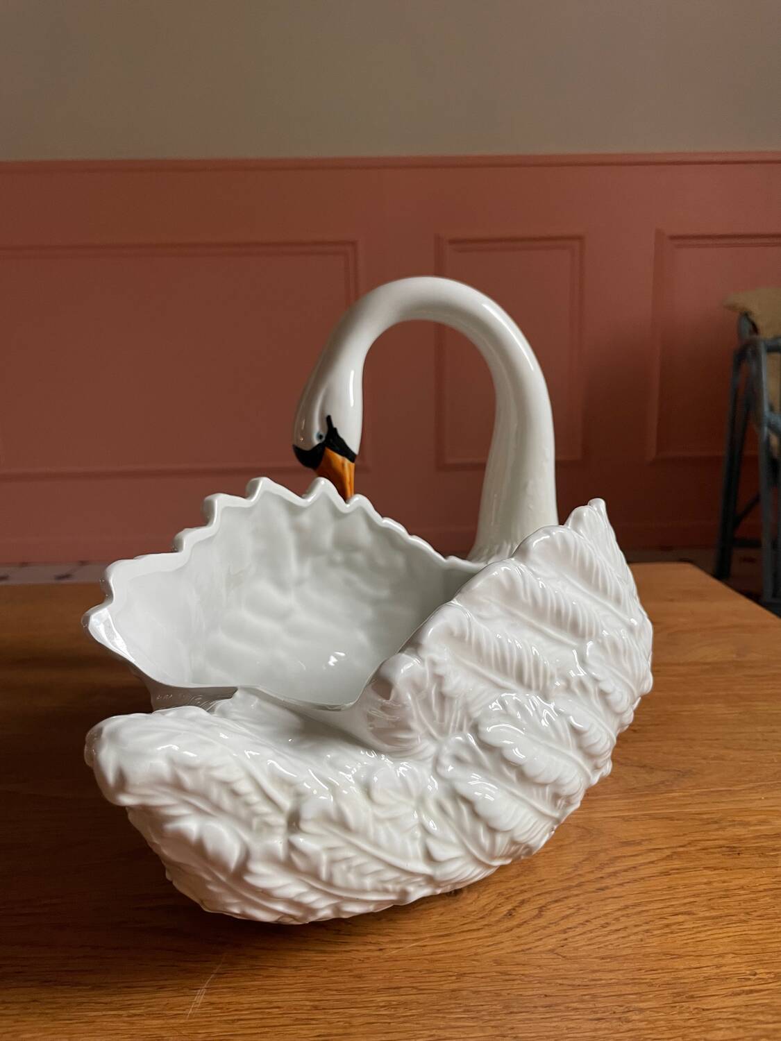 Swan plant pot