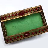Metal and colored stone pocket emptier