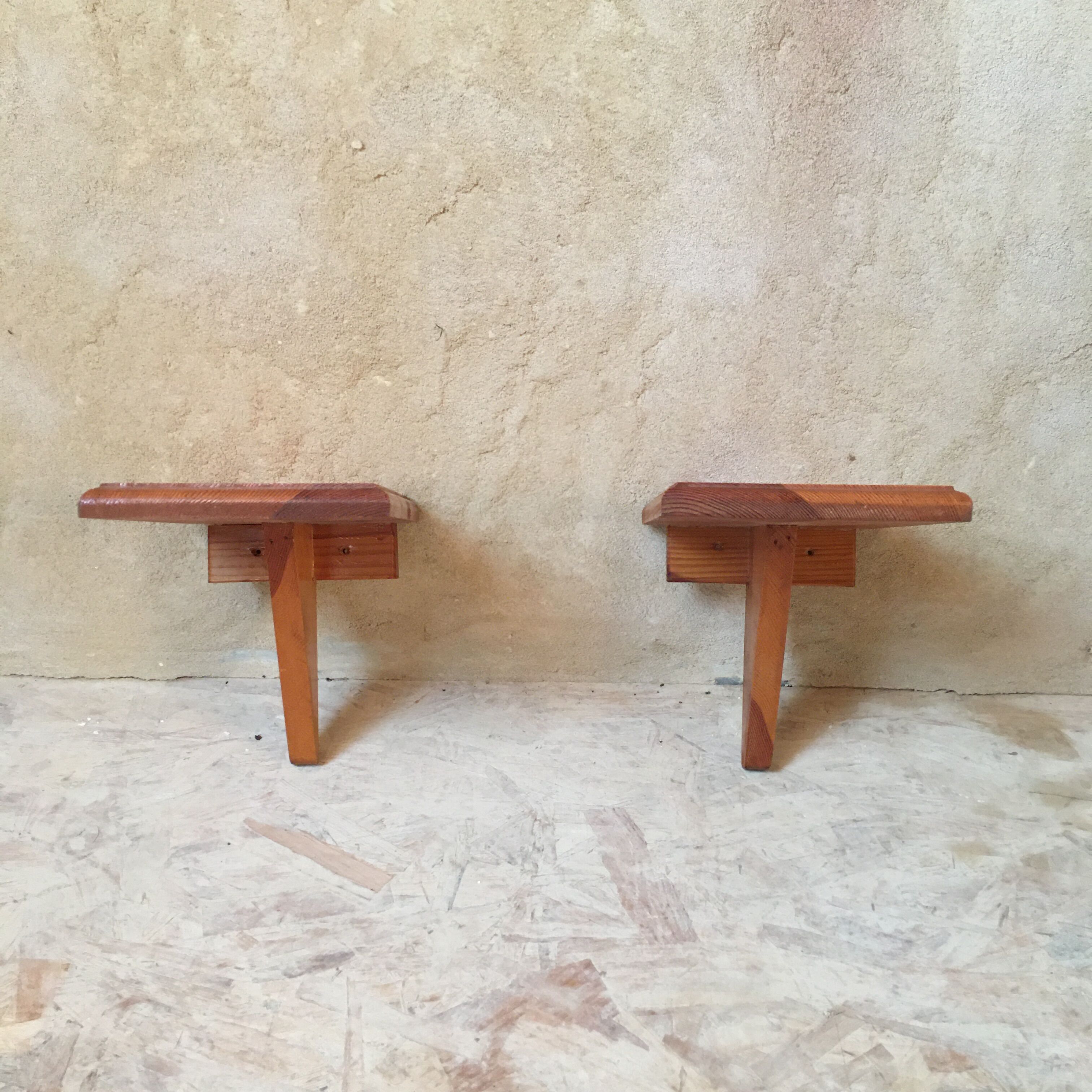 2 Wall bedside tables in applique