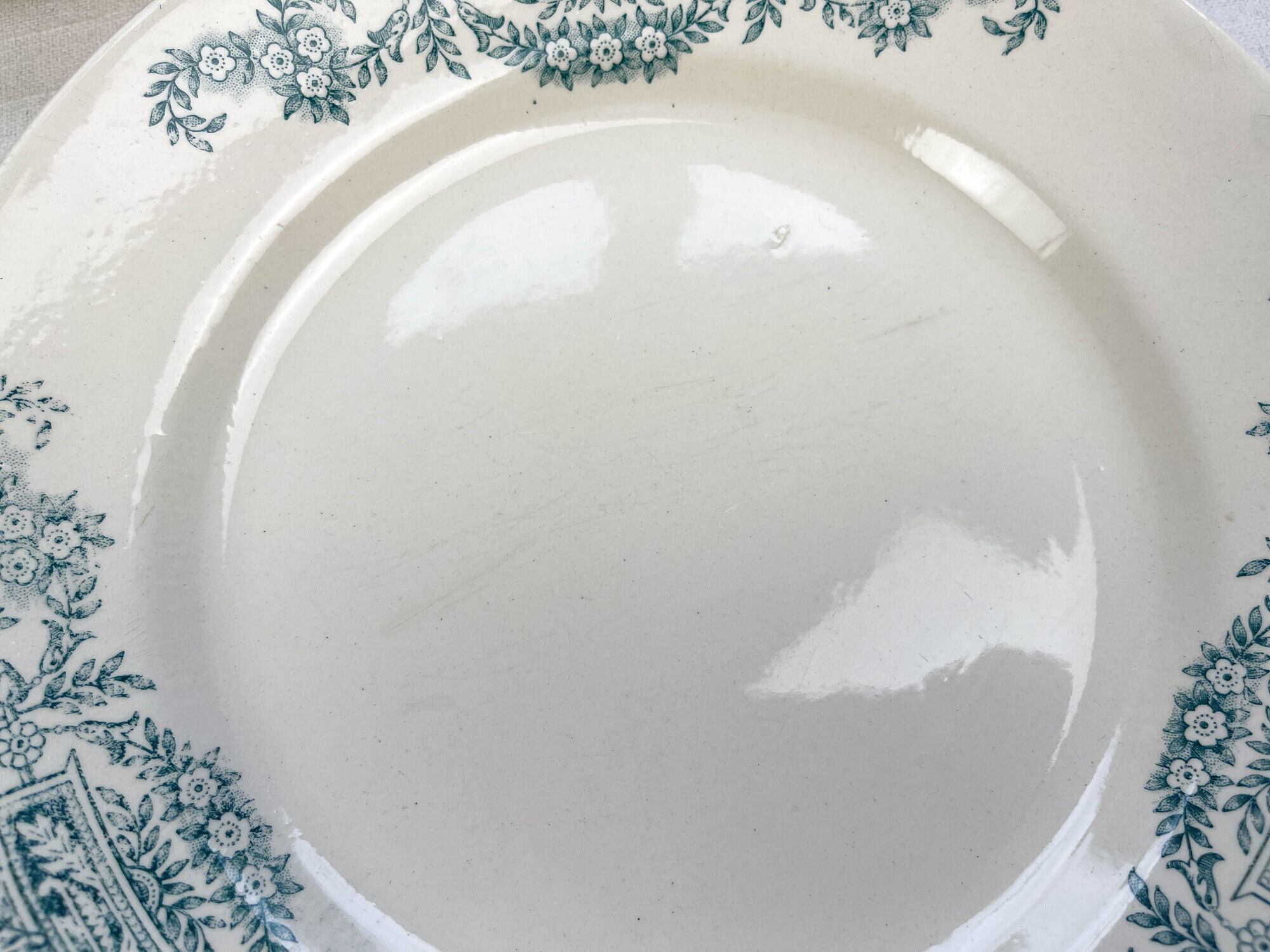 4 flat plates Terre de fer Longchamp model Lutèce Made in France
