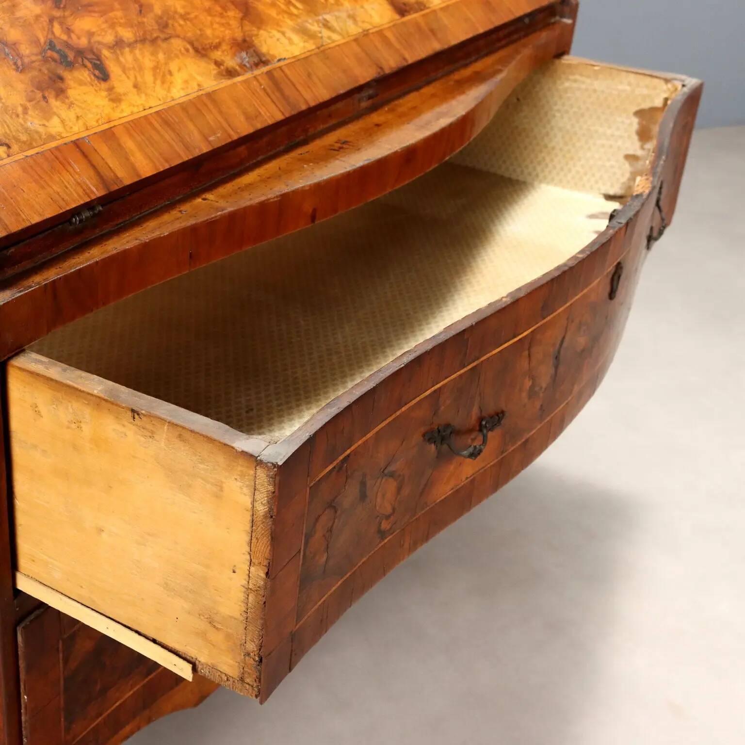 18th-century baroque secretary with a drop-down front in walnut and poplar.
