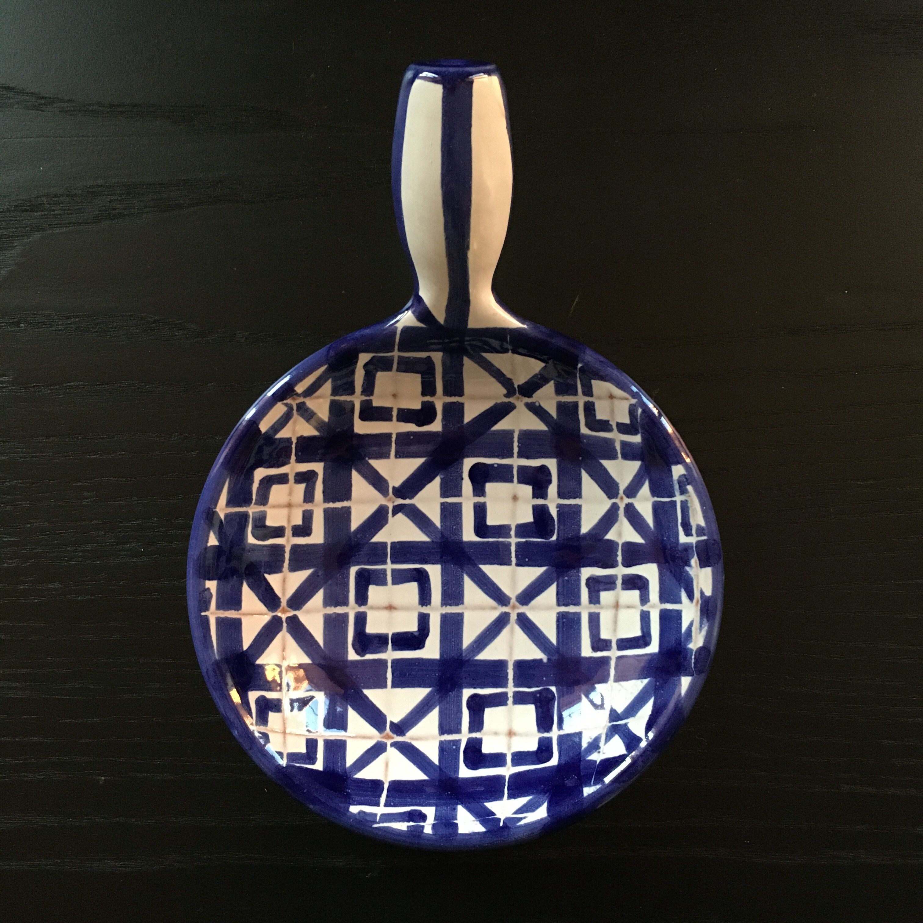 Paire de caquelons décor bleu