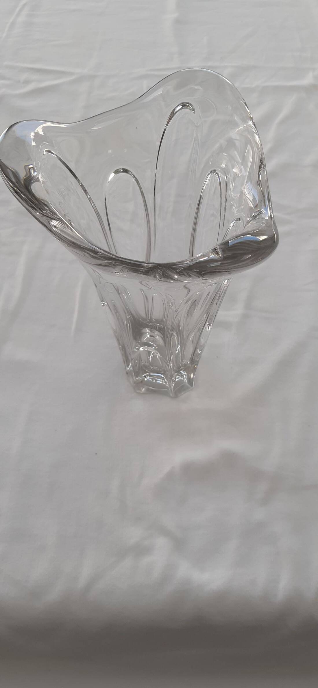 Small tulip-shaped crystal vase