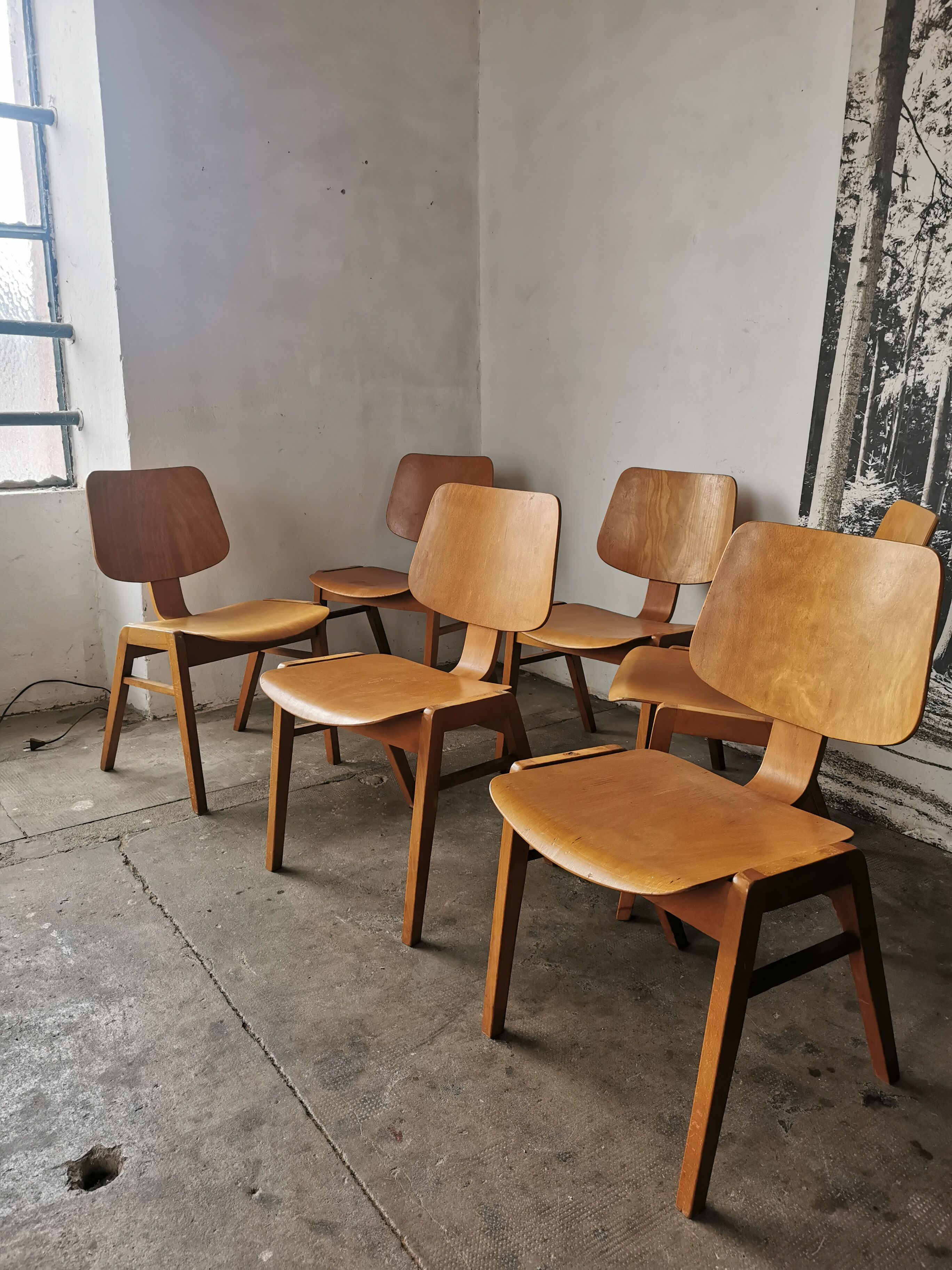 Set of 6 stackable Scandinavian chairs