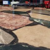 Round coffee table in wrought iron and marble