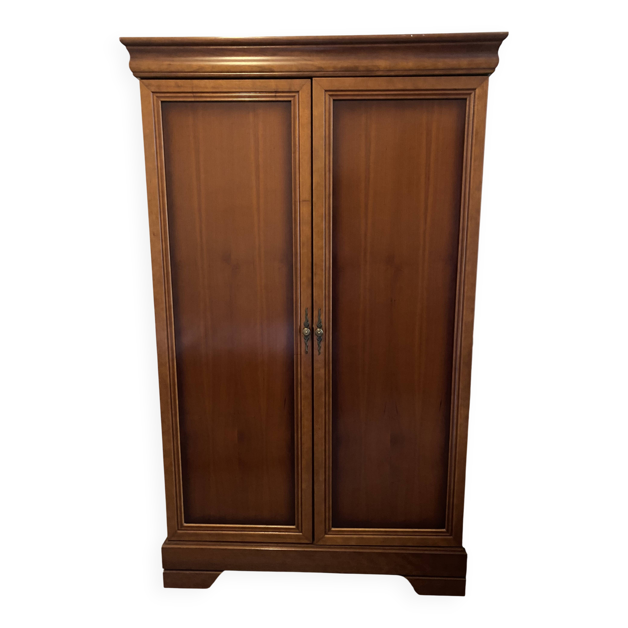 Antique solid wood wardrobe – classic lines, beautiful patina