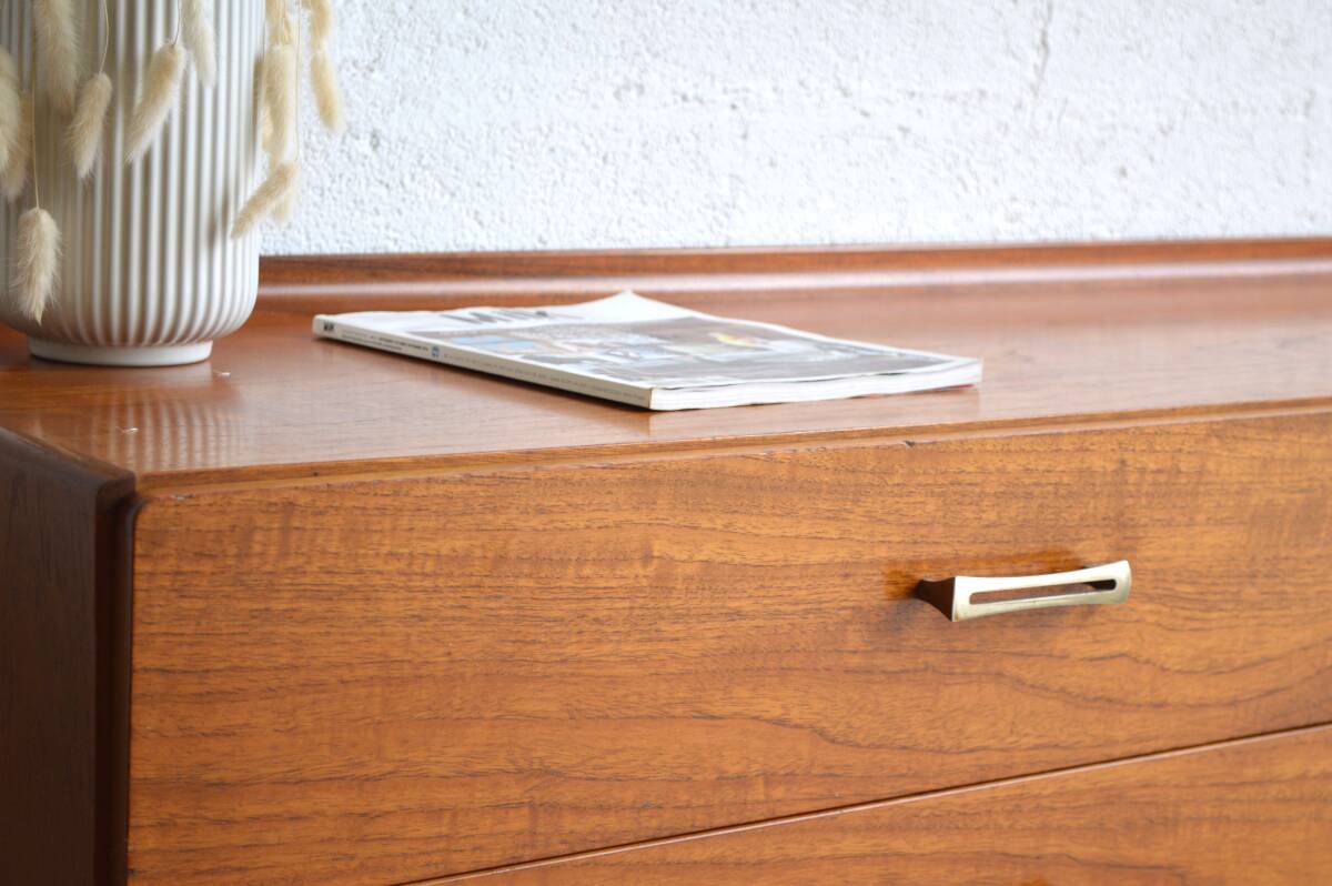 Vintage metal handles enfilade 183cm