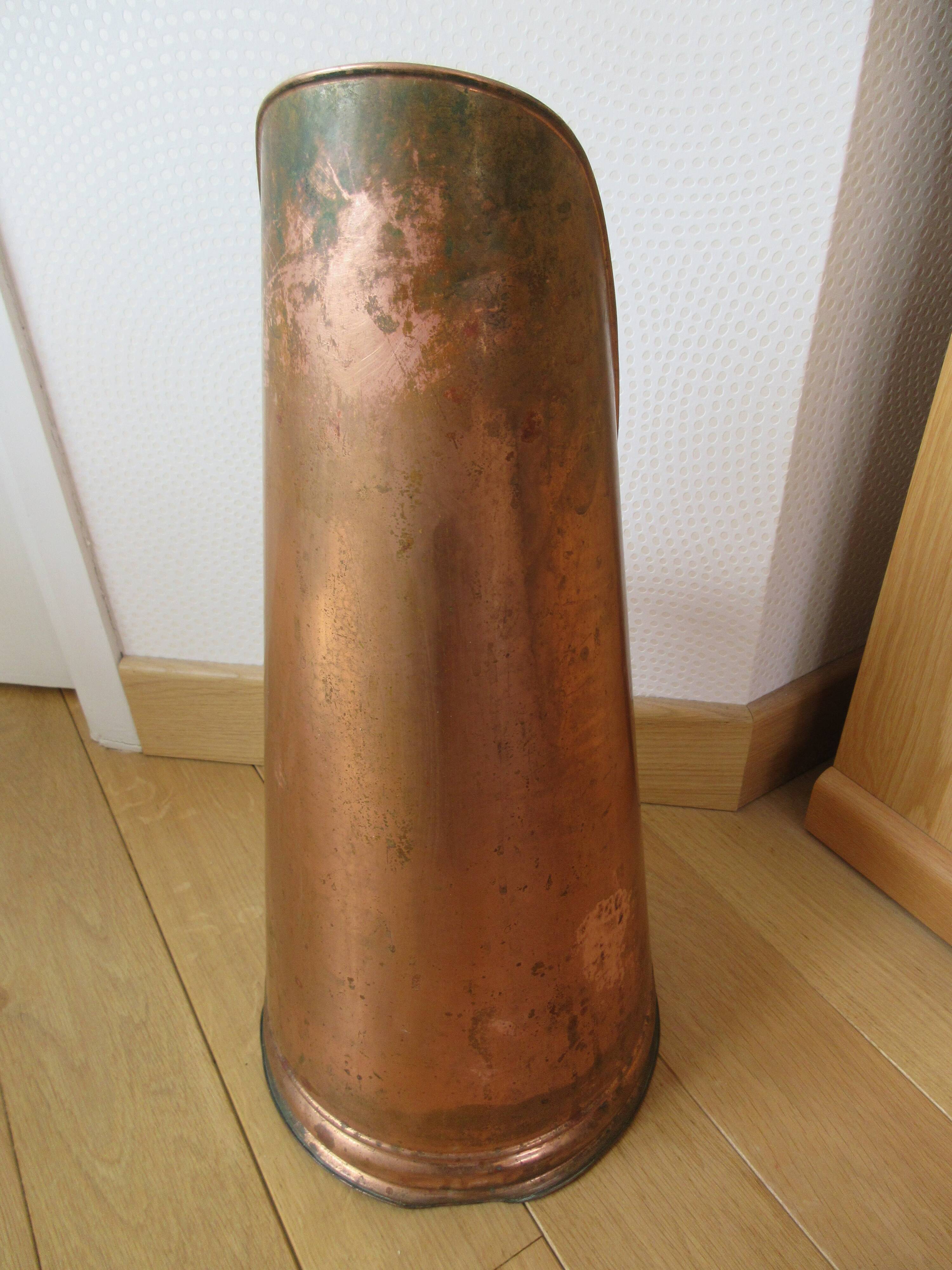 Copper coal bucket handle in white and blue earthenware