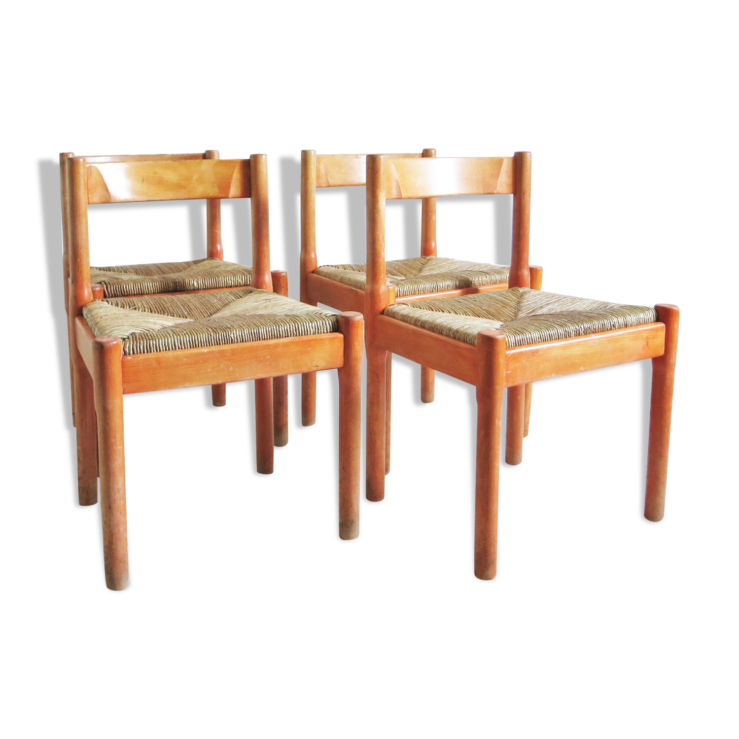 Quatre chaises Carimate Vico Magistretti Cassina