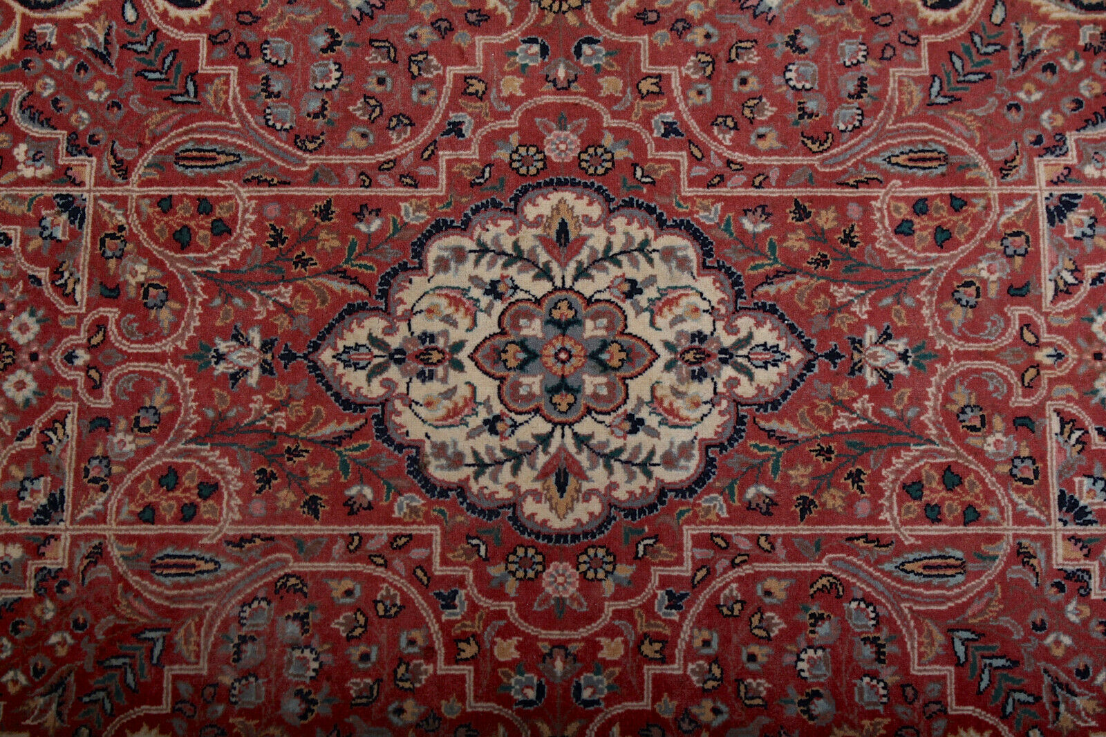 Vintage wool rug with fringe design Persian bijar 175x94cm