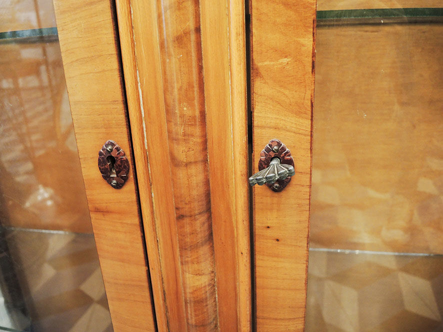 Old art deco 2-door showcase