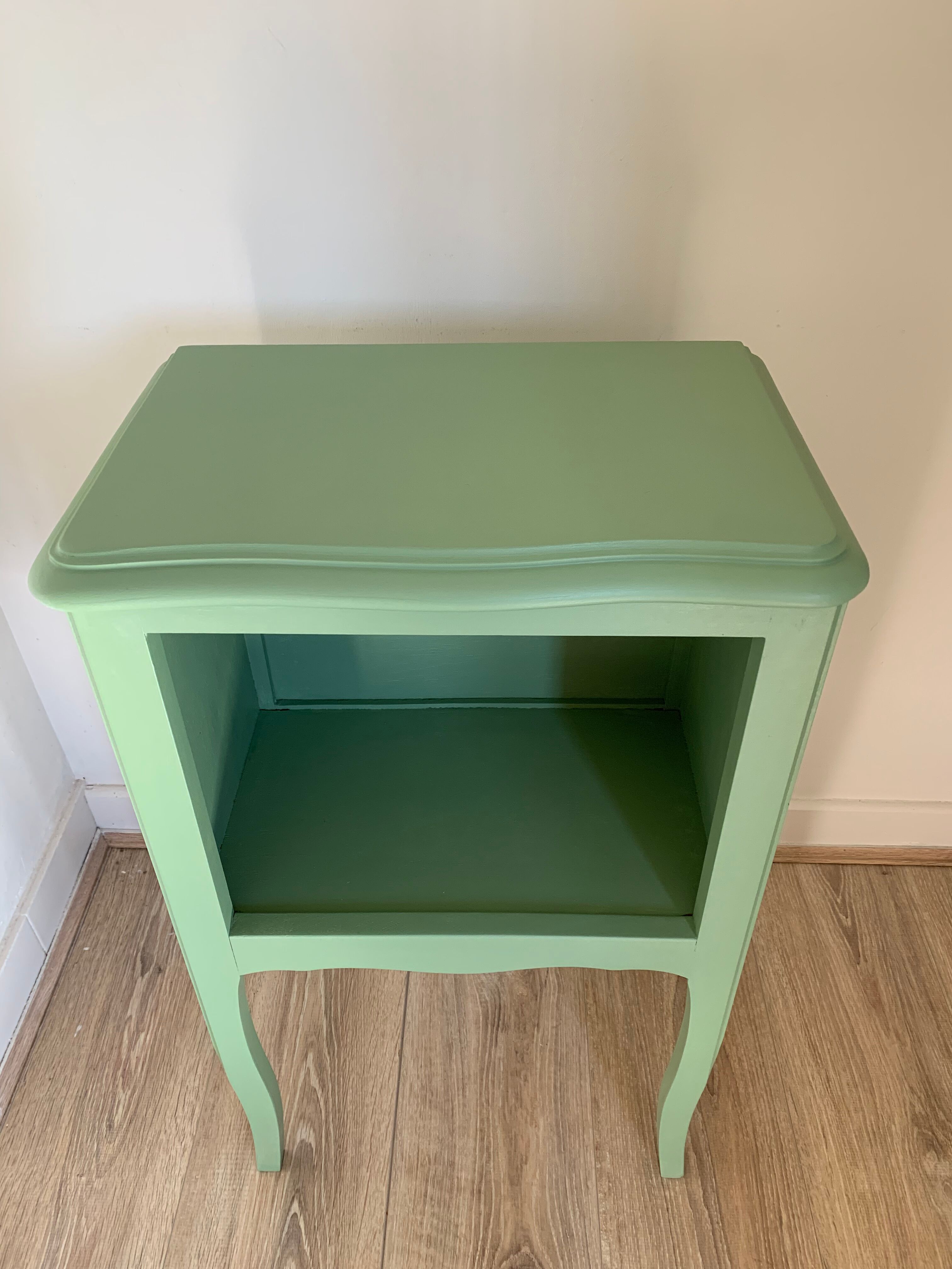 Green bedside