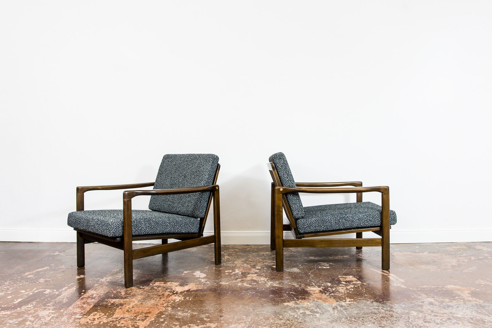 Pair of Restored Black B-7522 armchairs by Zenon Bączyk, 1960’s