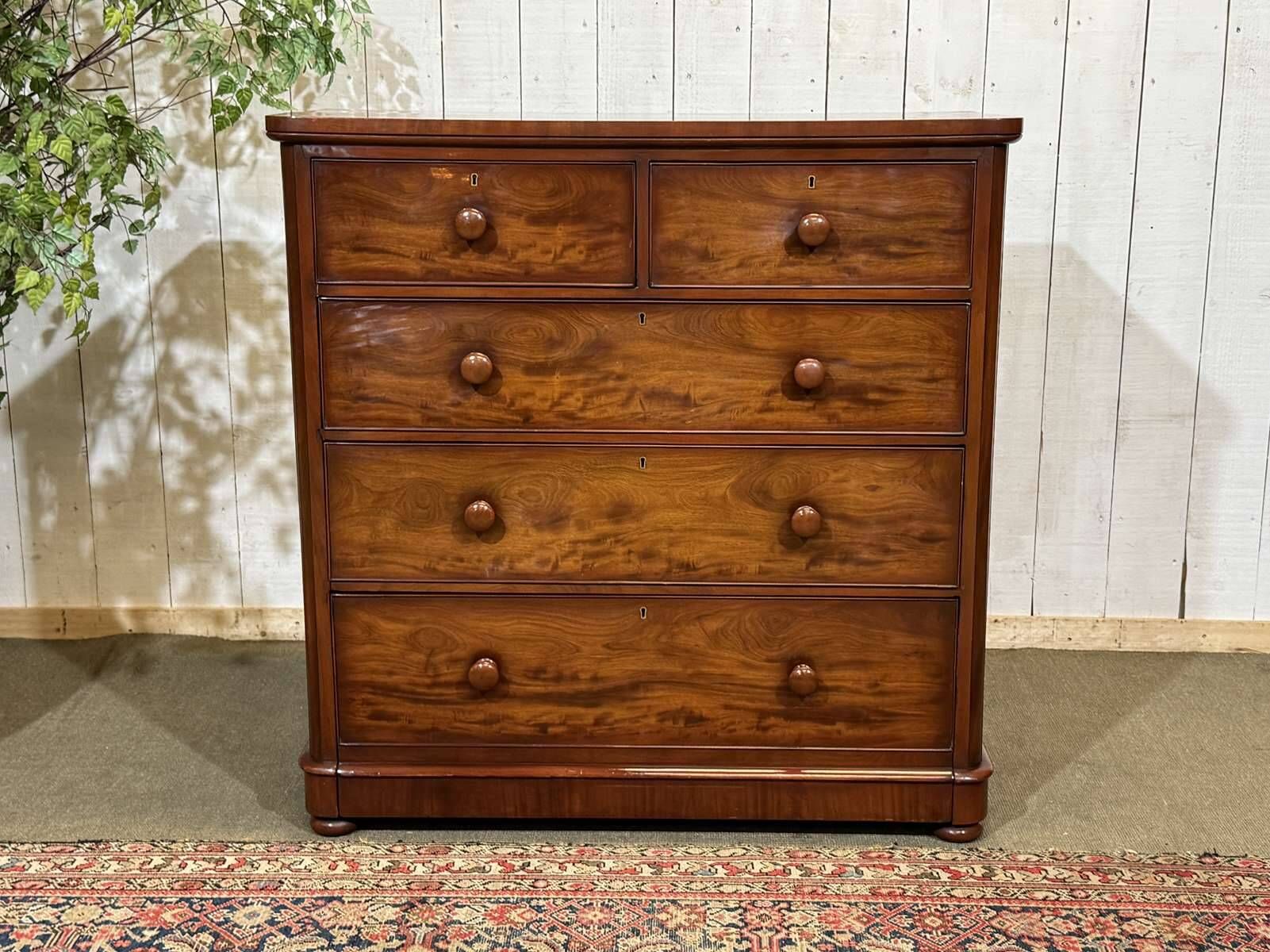 Commode anglaise Victorienne XIXème en acajou