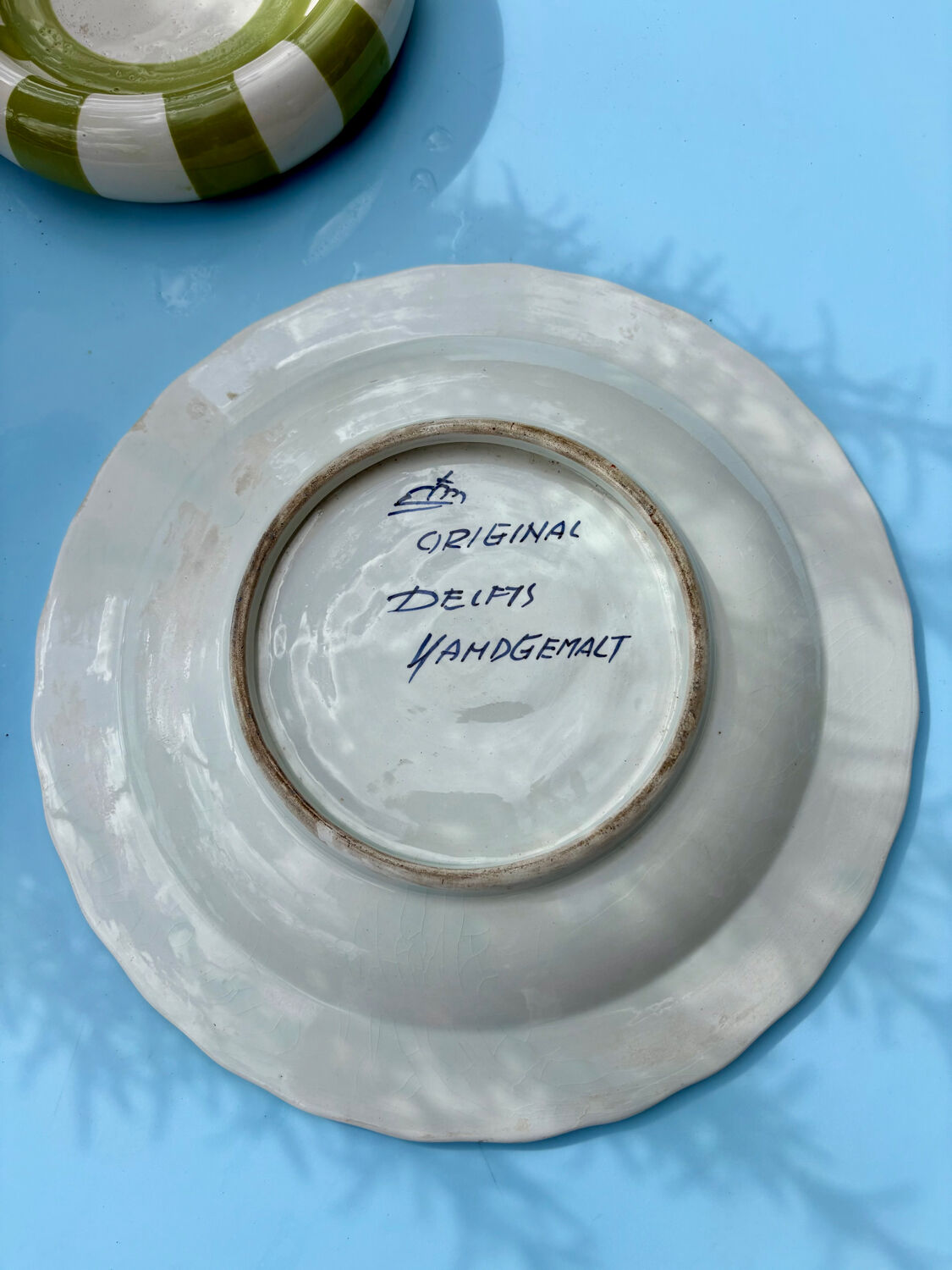 Delftware plate – Hand-painted floral decoration