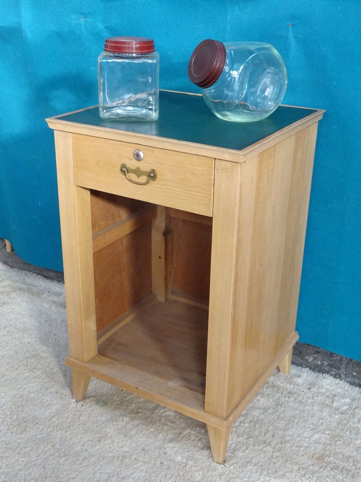 Store checkout counter 50s