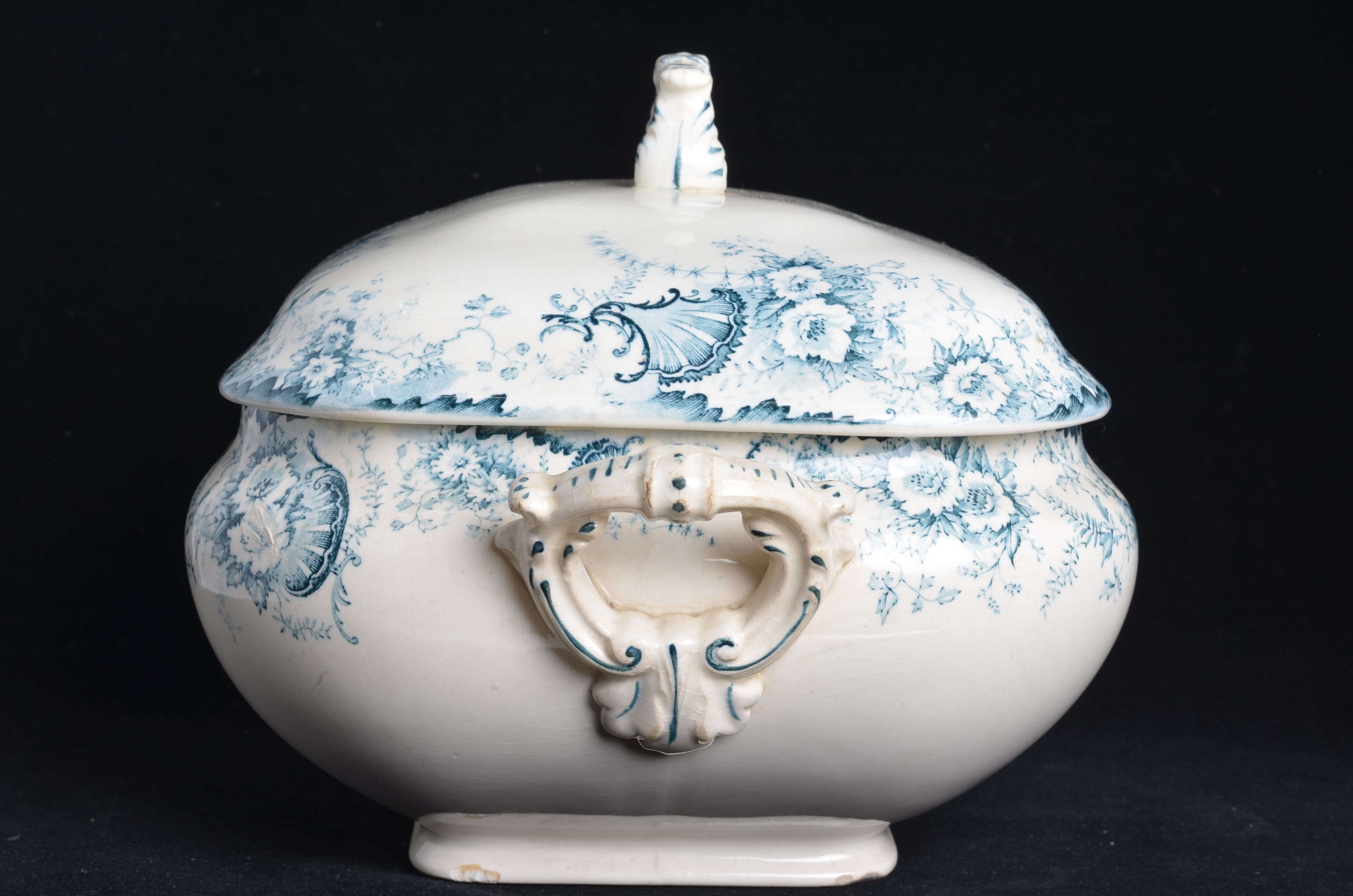 Rectangular tureen iron earth