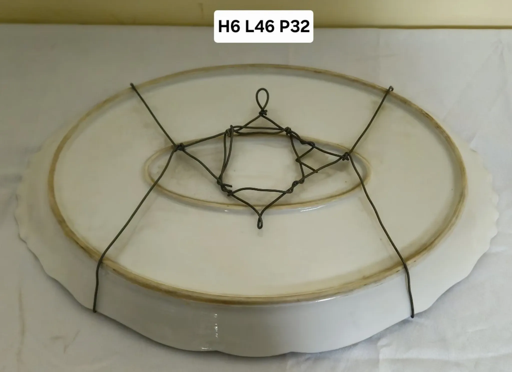 Antique decorative plate in porcelain – flying duck design