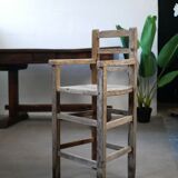 Ancienne chaise haute en bois pour enfant