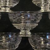 10 anciennes coupes à champagne en cristal gravé ciselé