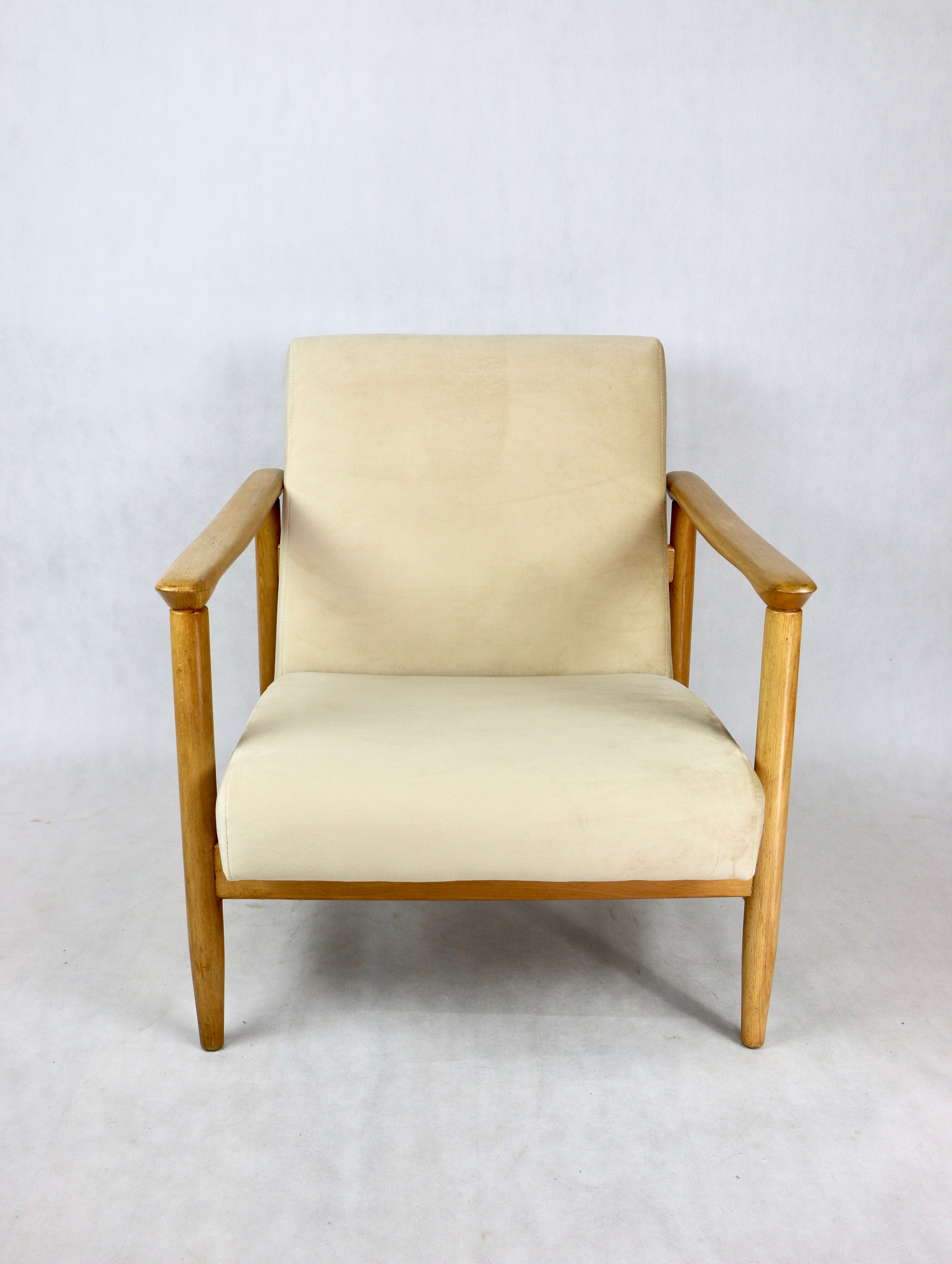 Chaise GFM-142 en velours beige attribuée à Edmund Homa, années 1970