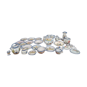 Collection de 35 pièces de faïences de Charolles du XIX eme et du XX eme siècle