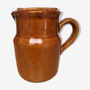 Wine pitcher