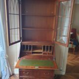 Secretary or English Scriban with showcase