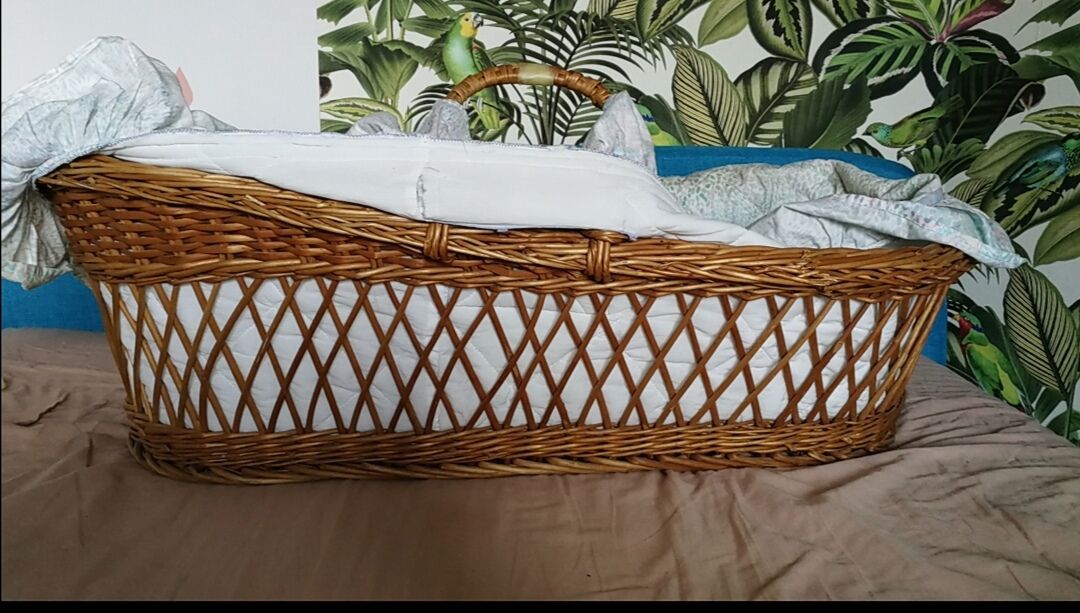 Couffin moise in vintage braided wicker 60s