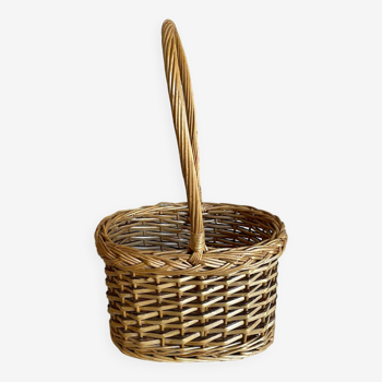 Two-compartment wicker bottle holder