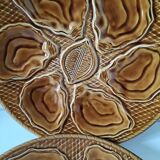 Duo of oyster plates in slip