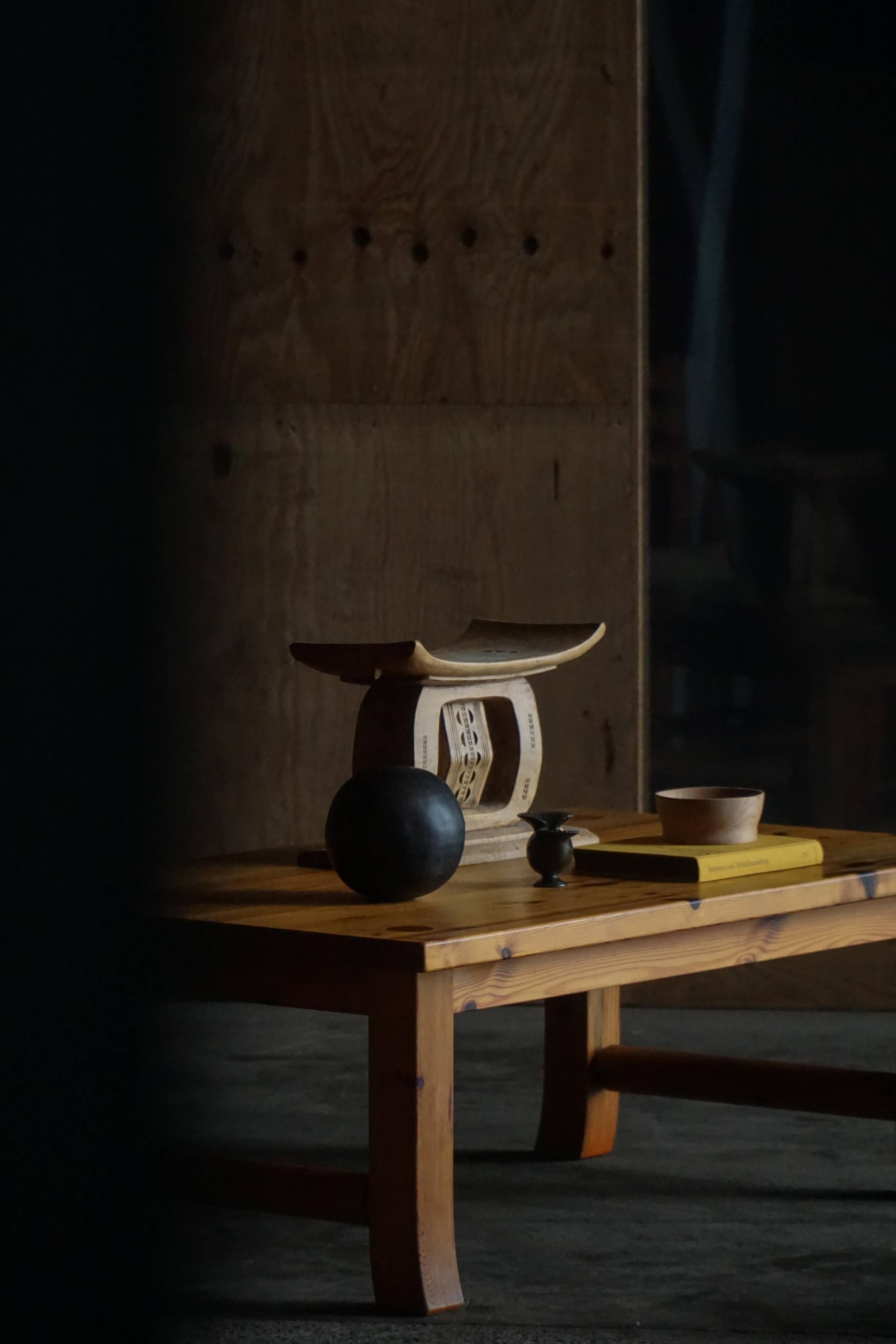 Uno & Östen Kristiansson, table basse rectangulaire en pin, milieu du XXe siècle, années 1970