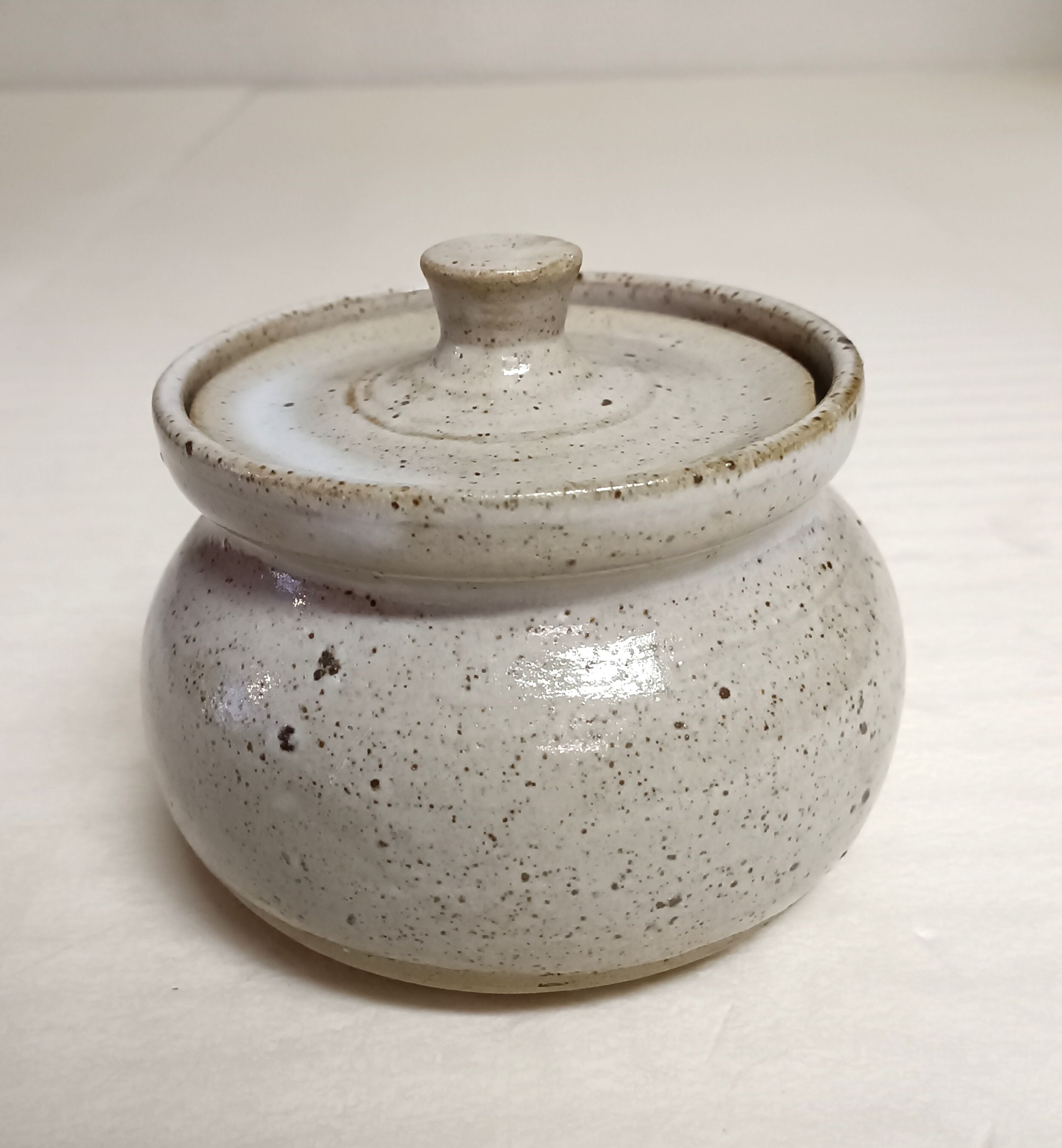 Glazed stoneware sugar