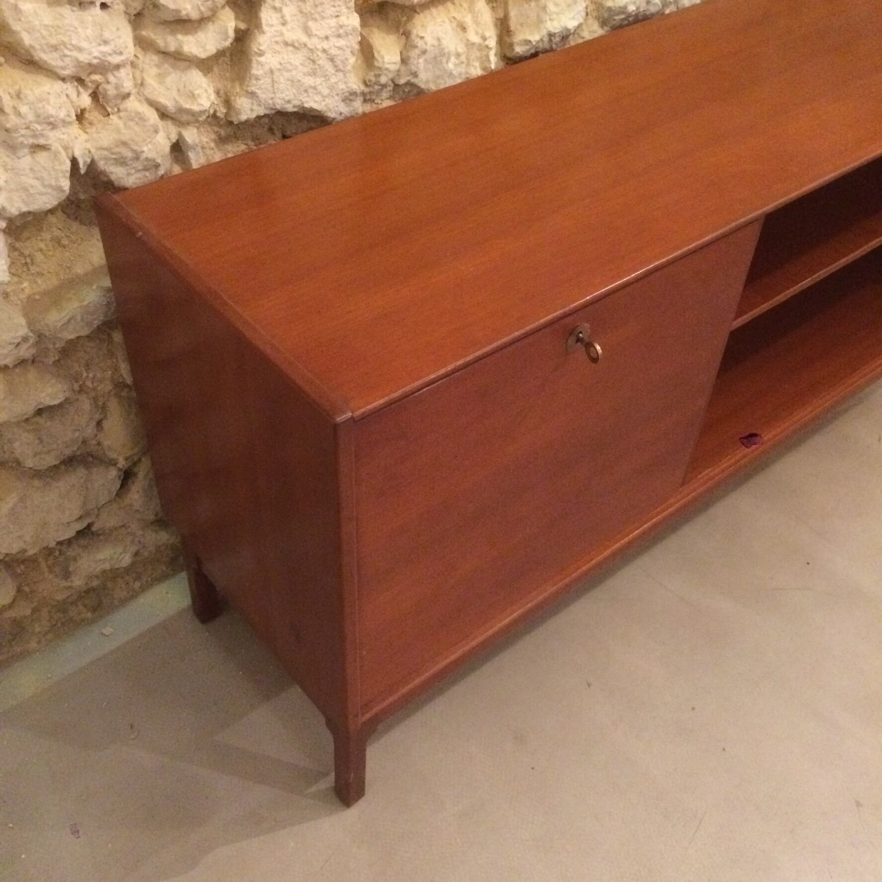 Sideboard wood