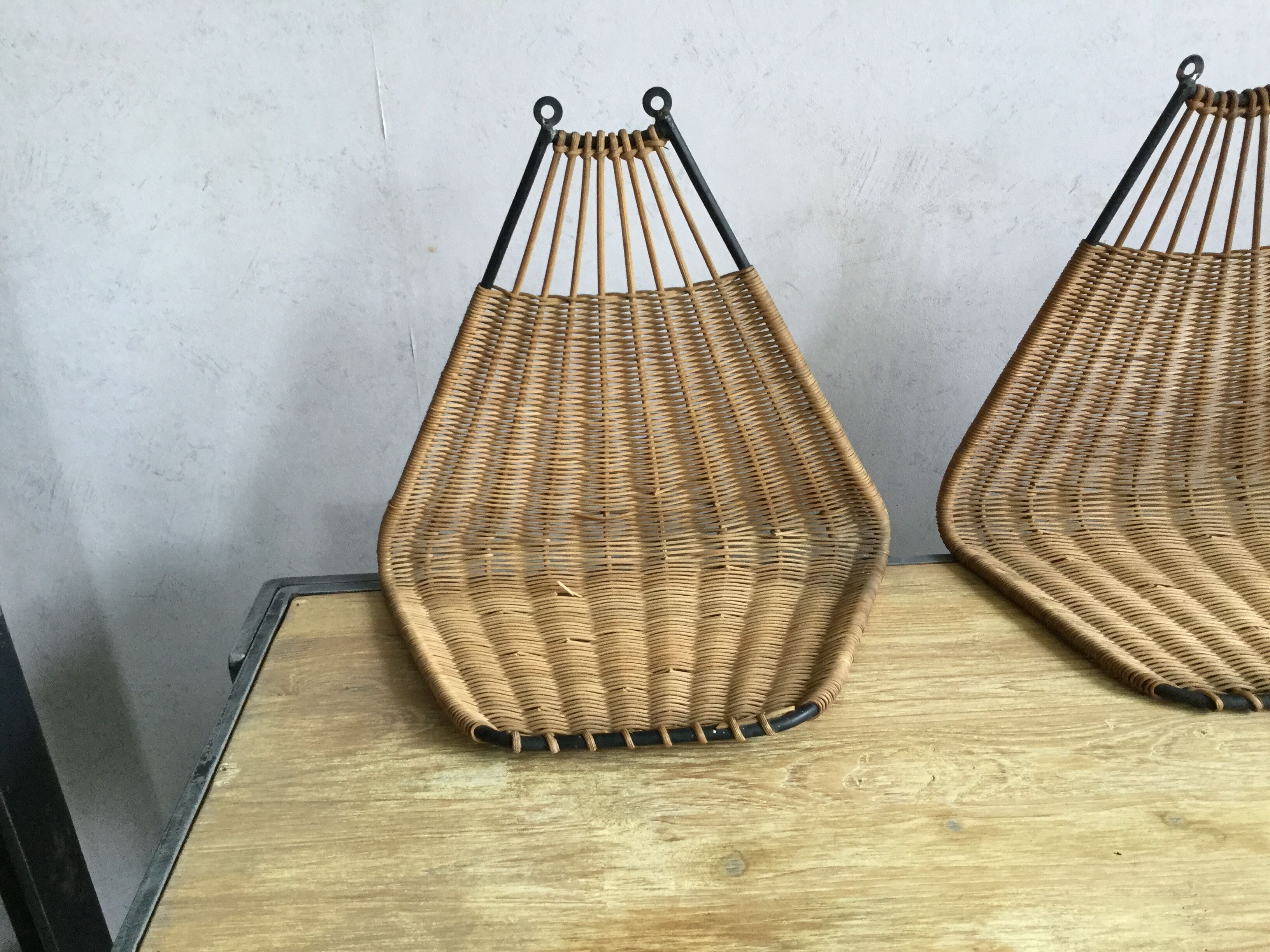 Wall shelves 50s metal and rattan