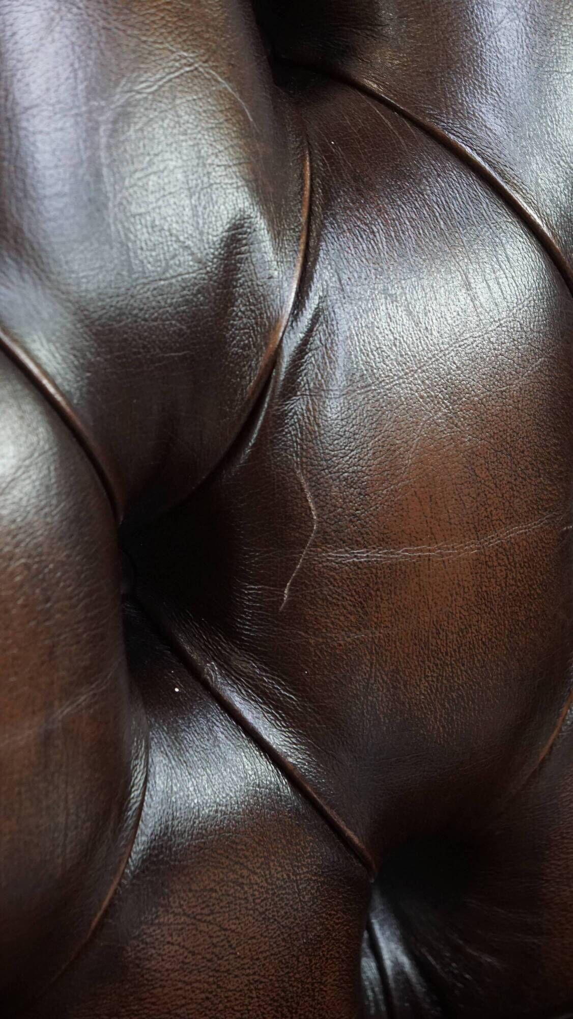 Canapé Chesterfield 3 places en cuir de vache de style anglais