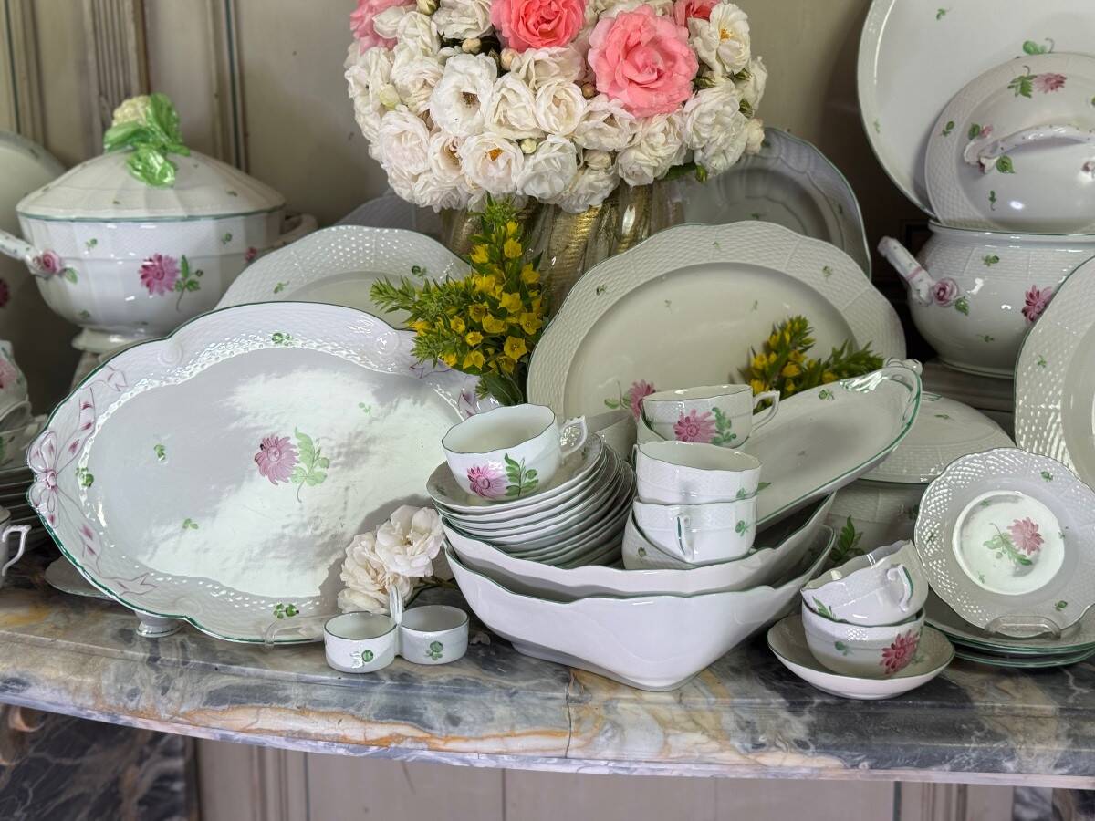 Large porcelain service, Tertia model, Herend, early 20th century, approximately 200 pieces