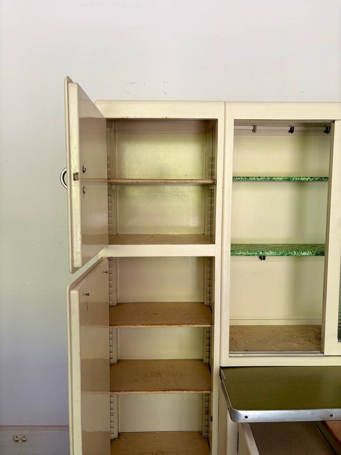 Vintage 1950s painted wooden sideboard – display cabinet, drawers and shelves –