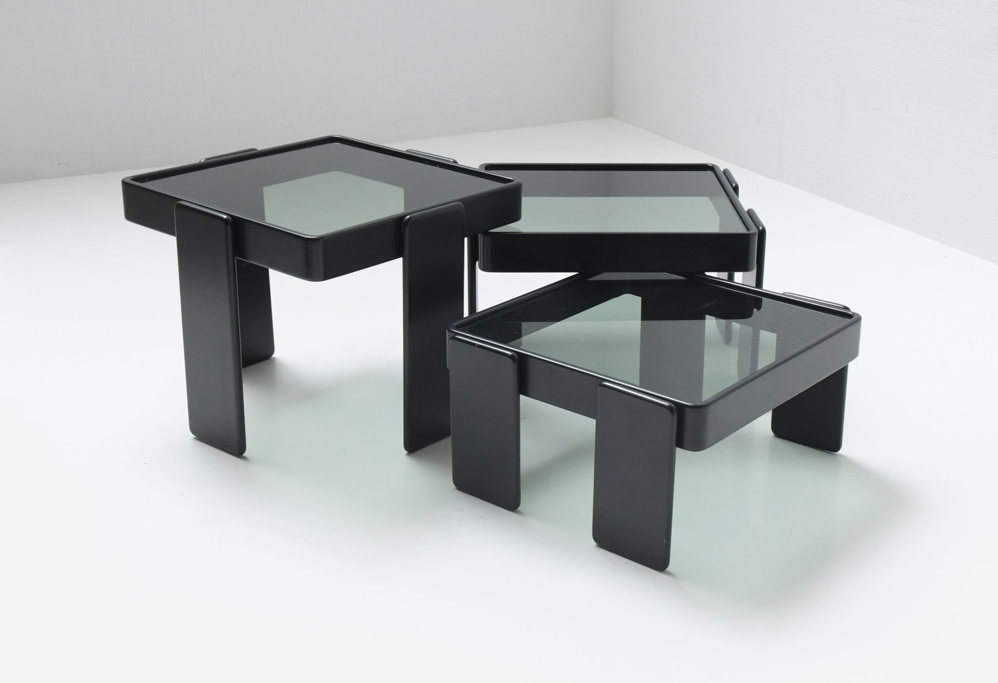 Nesting tables in black by Gianfranco Frattini for Cassina Italy