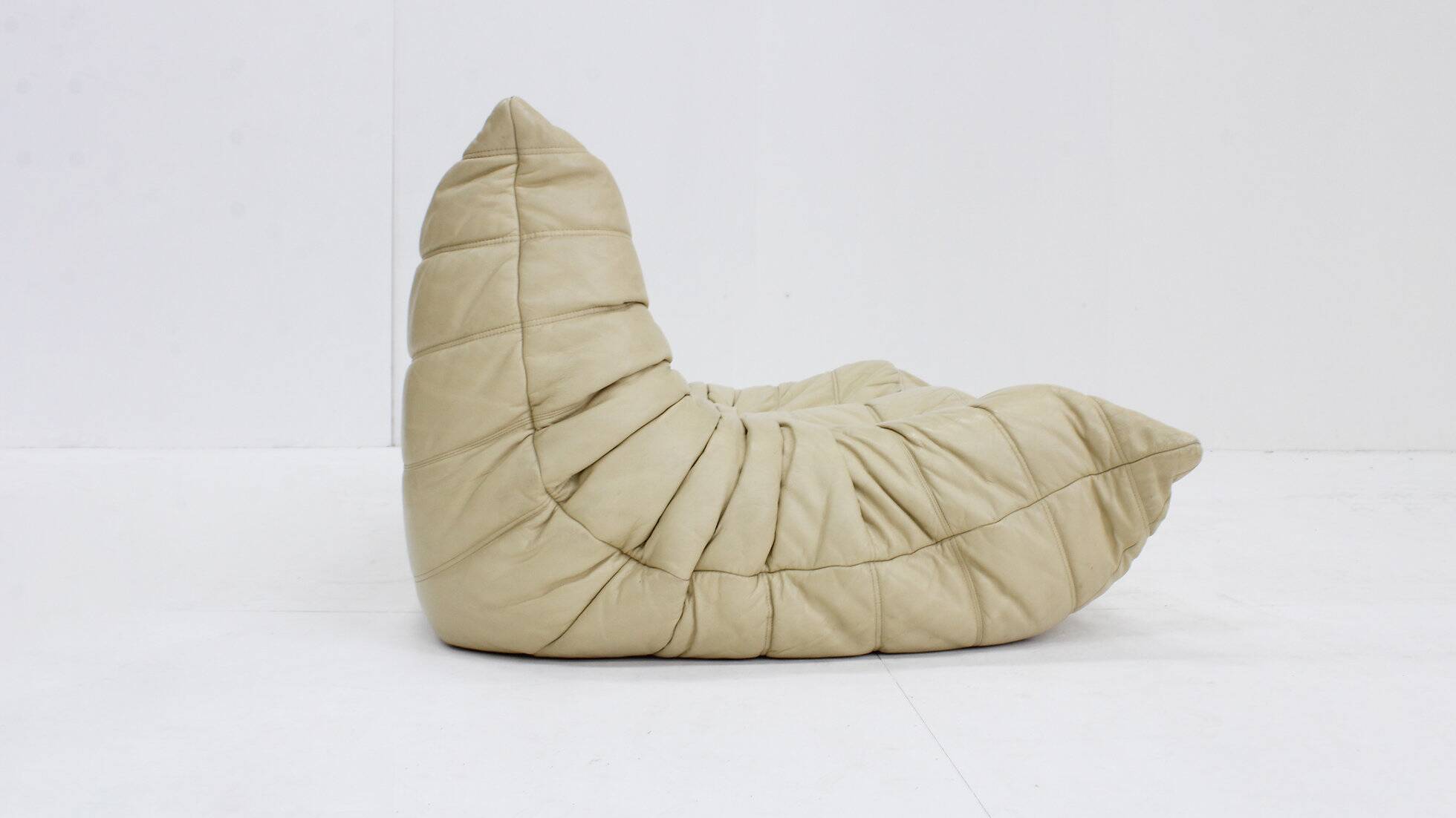 Vintage Togo Ligne Roset 2 seater sofa in leather by Michel Ducaroy