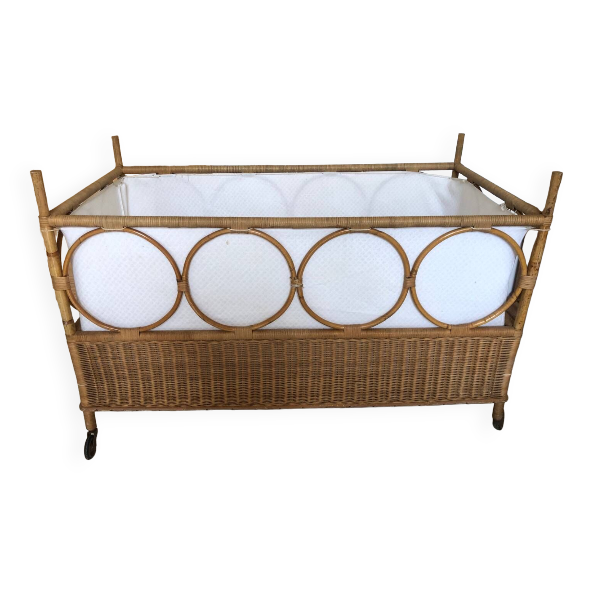 Vintage rattan baby bed