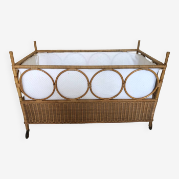 Vintage rattan baby bed