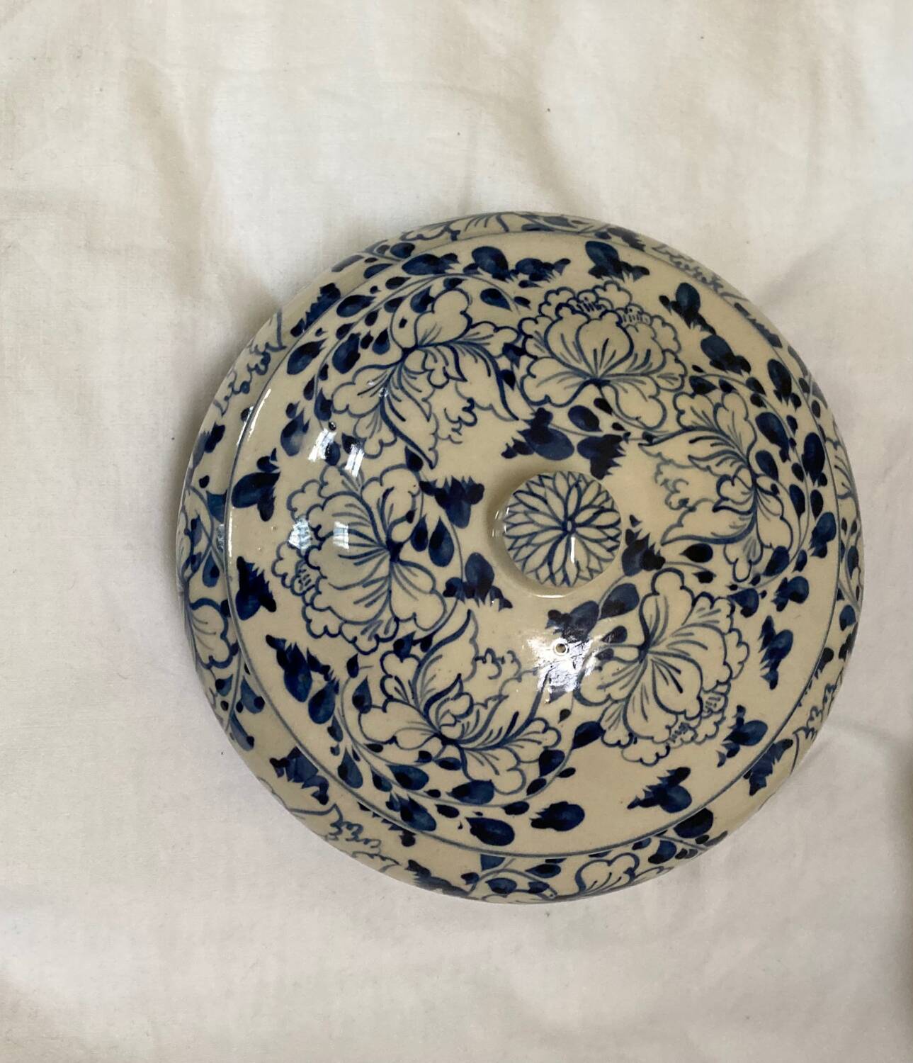 Antique Vietnamese bonbonnière