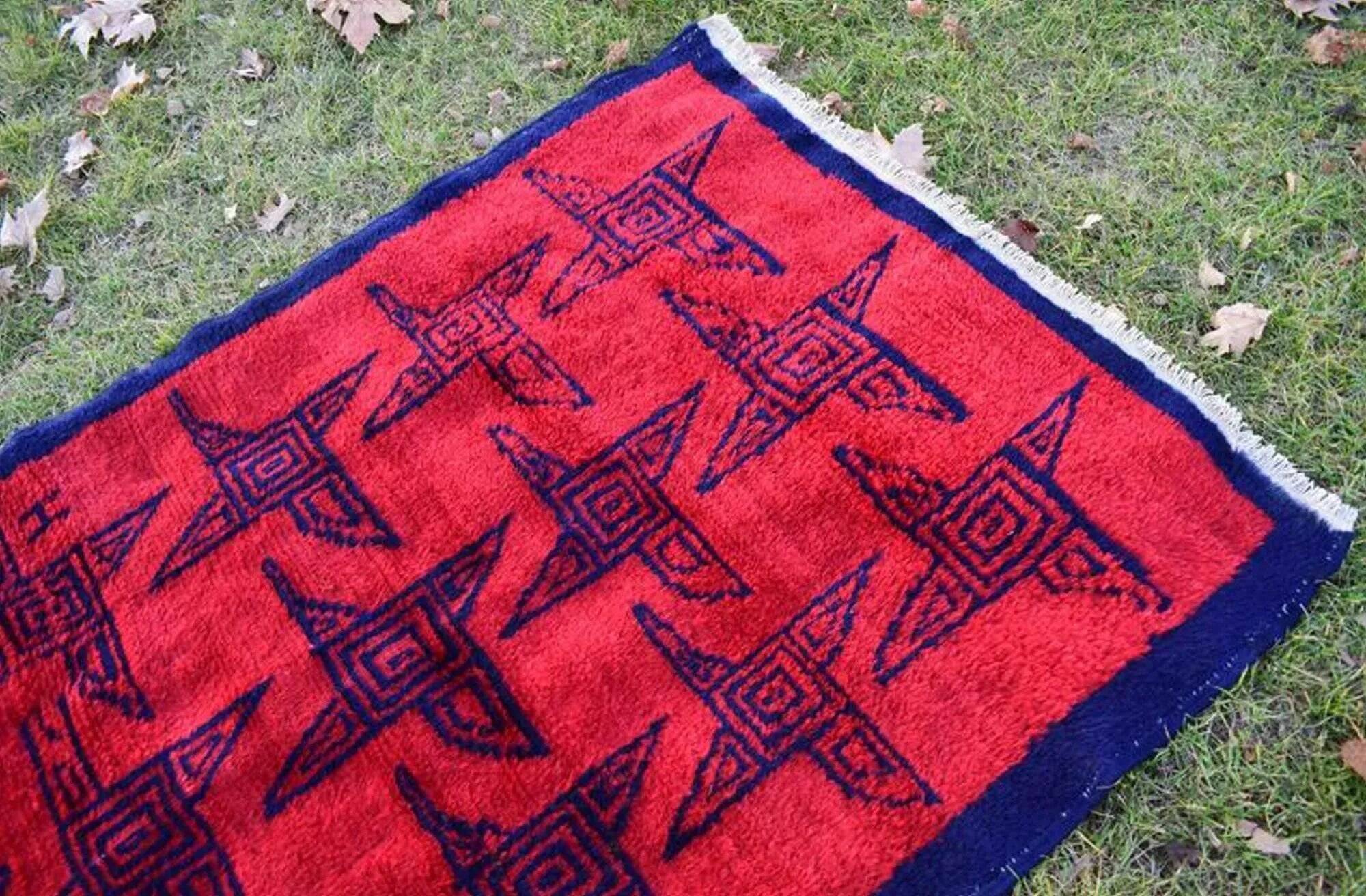 Vintage Turkish handmade rug 114x182 cm