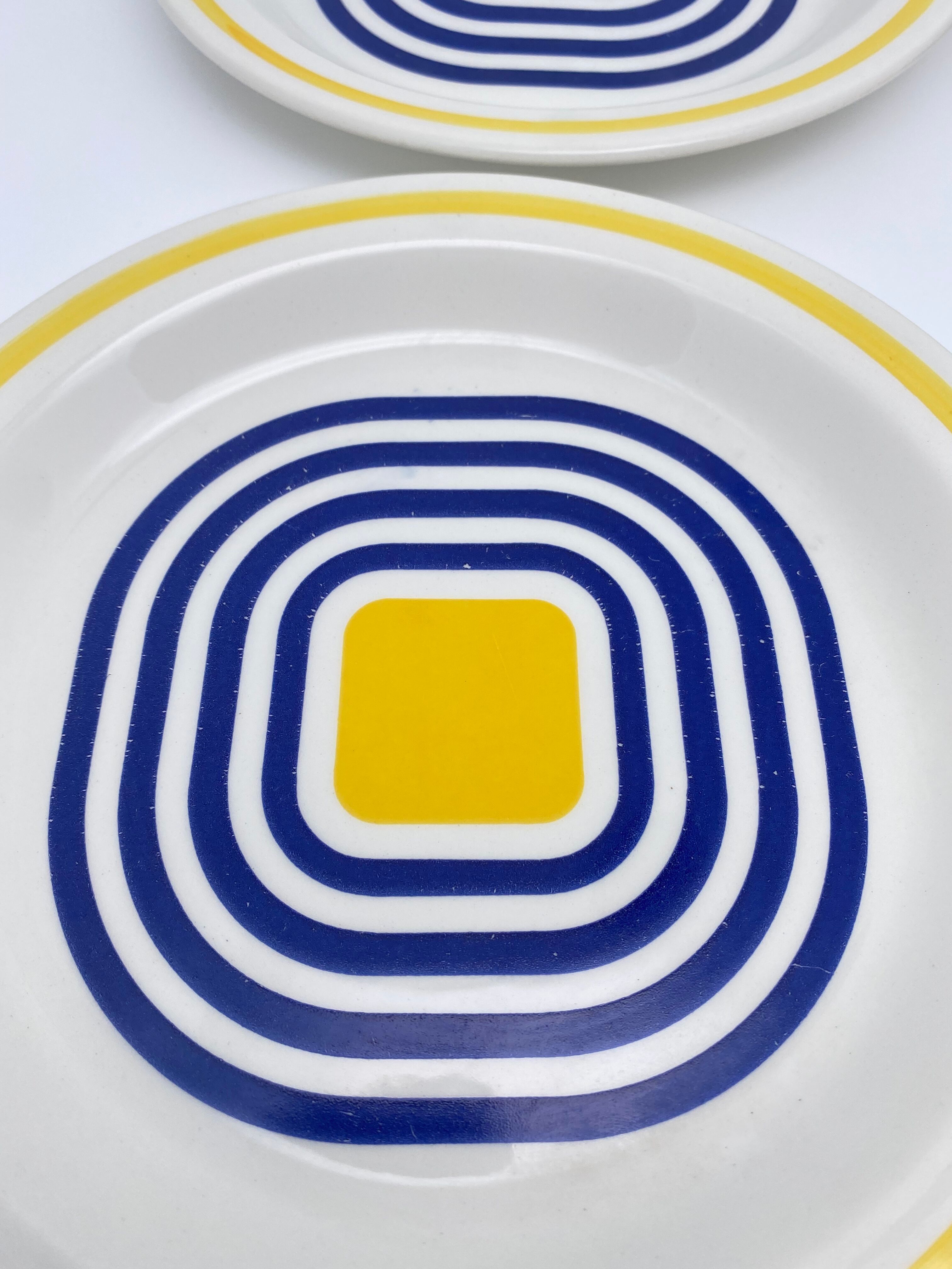 Gien Avant Garde dessert plates